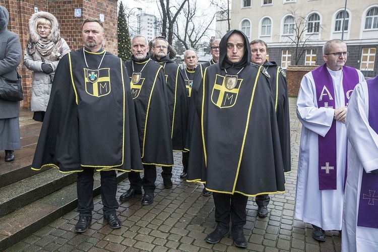 Dopełniał cierpień Chrystusa. Msza św. pogrzebowa