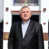 Ks. Tadeusz Pajurek zastąpił na stanowisku proboszcza ks. Ryszarda Juraka w 2015 r. 