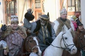 Znów ulicami miejscowości naszej diecezji przeszły Orszaki Trzech Króli