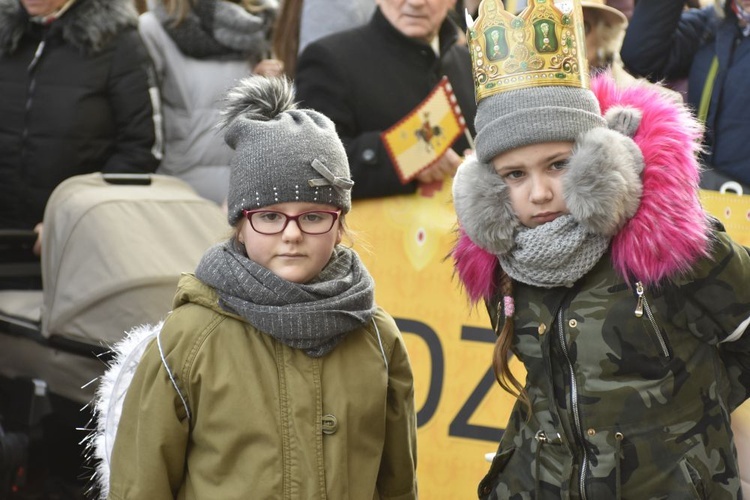 Ponad 2500 osób poszło za mędrcami w Wałbrzychu