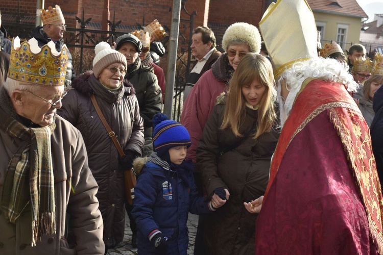 Ponad 2500 osób poszło za mędrcami w Wałbrzychu