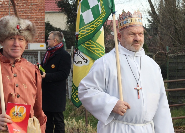 Z Nadolic Wielkich do Nadolic Małych