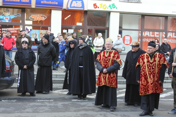 Od scenki do scenki...