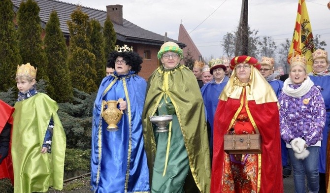 Seniorki z Witkowic wcieliły się w tym roku w role Trzech Króli