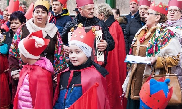 Orszaki u stóp MB Kazimierzowskiej w Rajczy