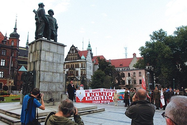 Rzeźba zniknie ze swojego dotychczasowego miejsca  w roku 100. rocznicy odzyskania niepodległości. 