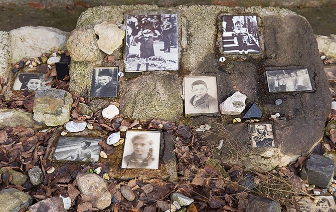 Fragment pomnika poświęconego pamięci miliona żydowskich dzieci, zamordowanych przez Niemców w latach 1939–1945.