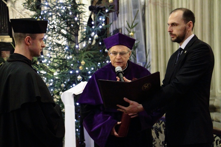 Nadanie tytułu doktora honoris causa prof. Rémiemu Brague'owi