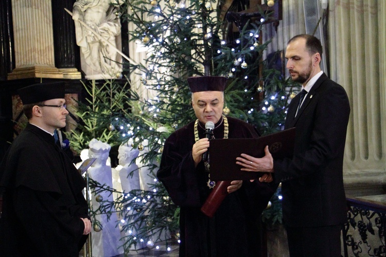 Nadanie tytułu doktora honoris causa prof. Rémiemu Brague'owi