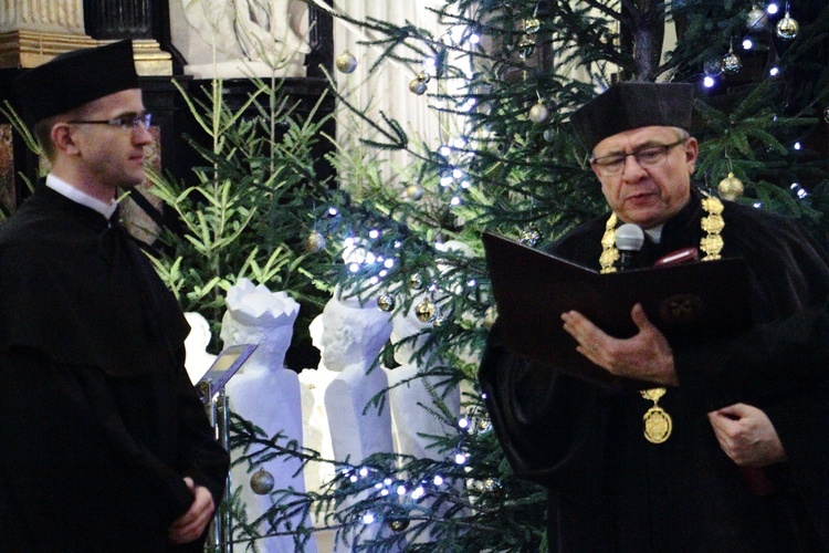 Nadanie tytułu doktora honoris causa prof. Rémiemu Brague'owi