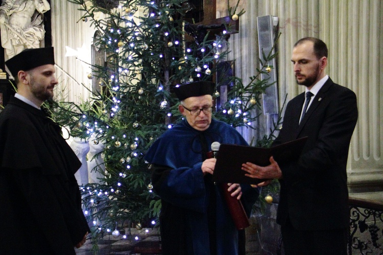 Nadanie tytułu doktora honoris causa prof. Rémiemu Brague'owi