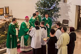 ▼	Abp Józef Górzyński przypomniał, że na każdego człowieka należy patrzeć z szacunkiem.