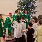 ▼	Abp Józef Górzyński przypomniał, że na każdego człowieka należy patrzeć z szacunkiem.