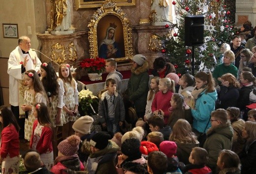 Dzieci roratnie u świętego Józefa