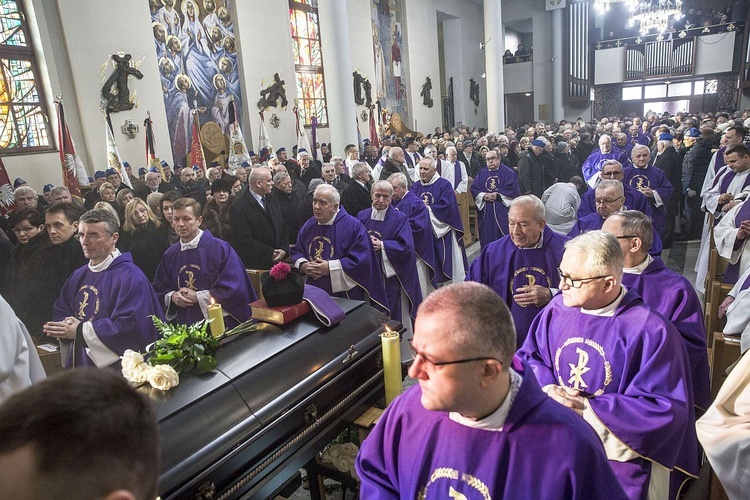 Pogrzeb ks. Wojciecha Zdziebłowskiego