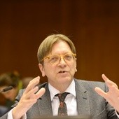 Ślimaczy się sprawa przeciw Verhofstadtowi