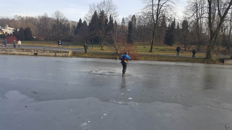 Pokaz ratownictwa na lodzie w Parku Śląskim 