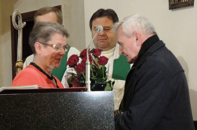 Medal "Pro Ecclesia et Pontifice" dla doktor Anny Byrczek