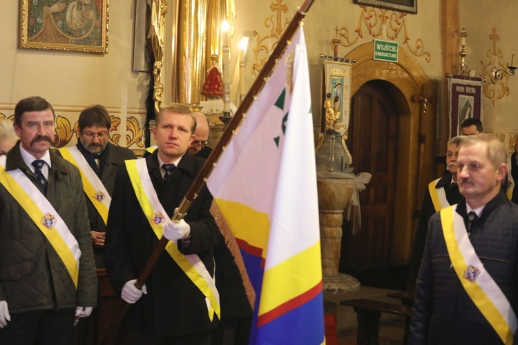 Poświęcenie sztandaru Rycerzy Kolumba w Gilowicach