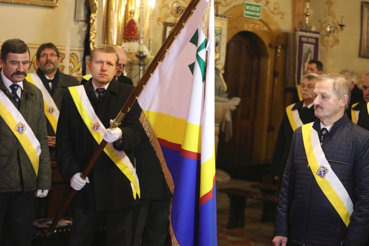 Poświęcenie sztandaru Rycerzy Kolumba w Gilowicach