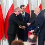 W twarzach, losach tych osób, zawarta jest dramatyczna historia Polski