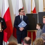 W twarzach, losach tych osób, zawarta jest dramatyczna historia Polski