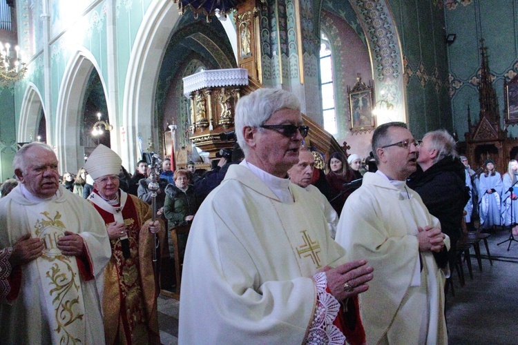 Poświęcenie tablicy upamiętniającej Helenę Kmieć