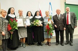 W uroczystościach w Gnieźnie wzięli udział krewni i przedstawicielki rodziny zakonnej s. Tekli.