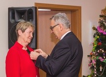 Prezes Maria Sysak-Łyp odznaczona