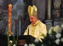 Abp Stanisław Budzik modlił się za swego poprzednika w archikatedrze lubelskiej