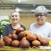 W środę przed tłustym czwartkiem panie oprócz zupy z wkładką panie przygotowały dla wszystkich pączki.