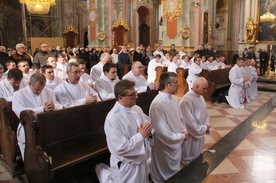 Jubileusz 25-lecia posługi szafarzy w archidiecezji lubelskiej był okazją do przyjęcia w ich poczet kolejnych 37 osób