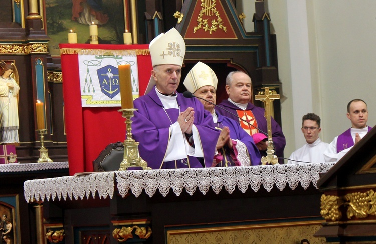 Podziękowanie bp. Andrzejowi Iwaneckiemu 