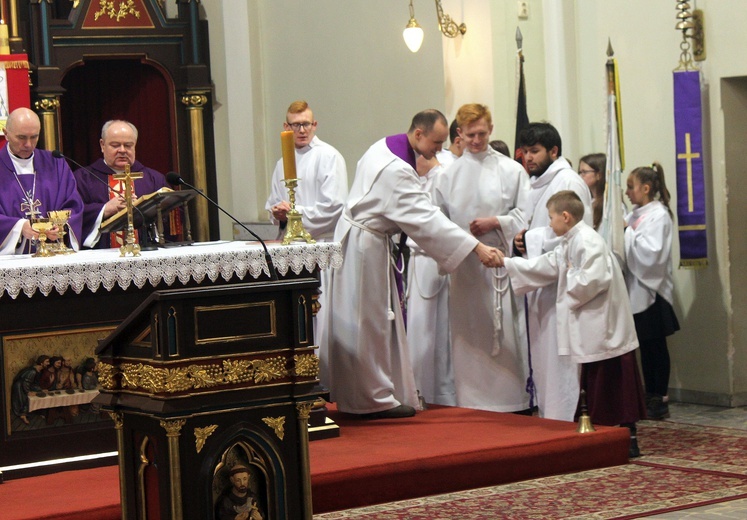 Podziękowanie bp. Andrzejowi Iwaneckiemu 