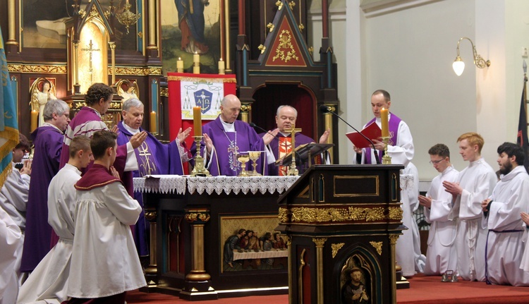 Podziękowanie bp. Andrzejowi Iwaneckiemu 