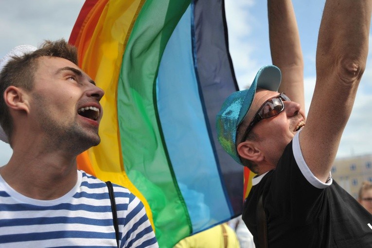 Rejestracja "małżeństw" homoseksualnych w Polsce niedopuszczalna