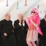 Otwarcie Klubu Caritas "Pod skrzydem anioła" w Radziechowach