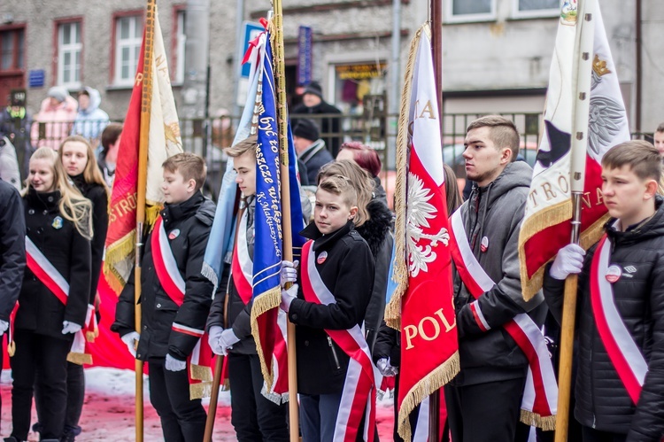 Cześć i chwała bohaterom