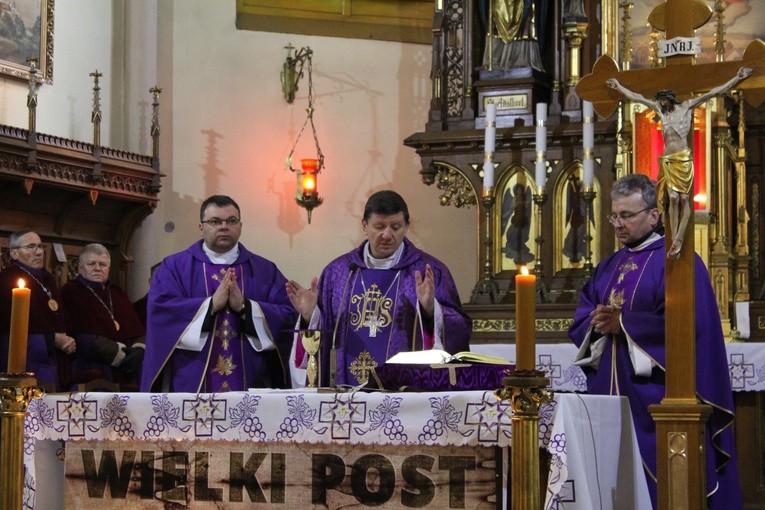 Biskupowi w podróży towarzyszył ks. dr Jarosław Nowak.