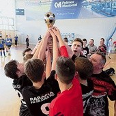 Radość ze zdobytego trofeum zawsze jest ogromna.