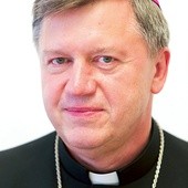 ▲	– Miłość do ojczyzny powinna wyrażać się miłością do konkretnych osób ‒ mówi metropolita wrocławski.