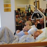 Abp Marek Jędraszewski w Domu Hospicyjnym św. Łazarza