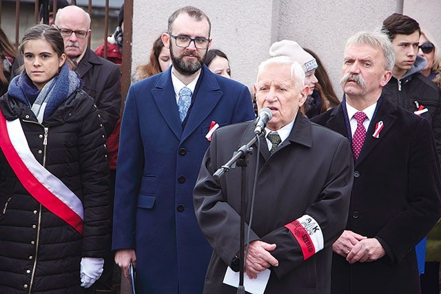 ▲	Przemawia Kazimierz Szymański. Obok po prawej – Krzysztof Jan Kaliński.