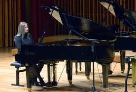 Etiudę c-moll, opus 10, numer 12, "Rewolucyjną", Fryderyka Chopina zagrała Kamila Woźniak