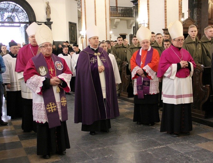 W bazylice pożegnano arcybiskupa