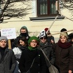 Pikieta zwolenników aborcji pod pałacem arcybiskupa