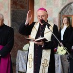 Odsłonięcie herbu abp. Józefa Górzyńskiego