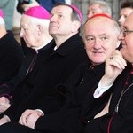 Odsłonięcie herbu abp. Józefa Górzyńskiego