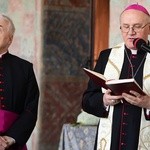 Odsłonięcie herbu abp. Józefa Górzyńskiego