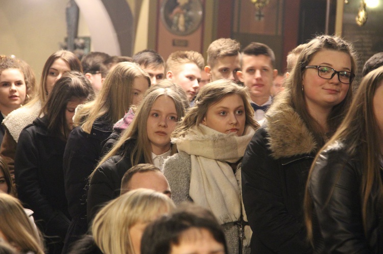 Bierzmowanie w kościele św. Kazimierza w Nowym Sączu